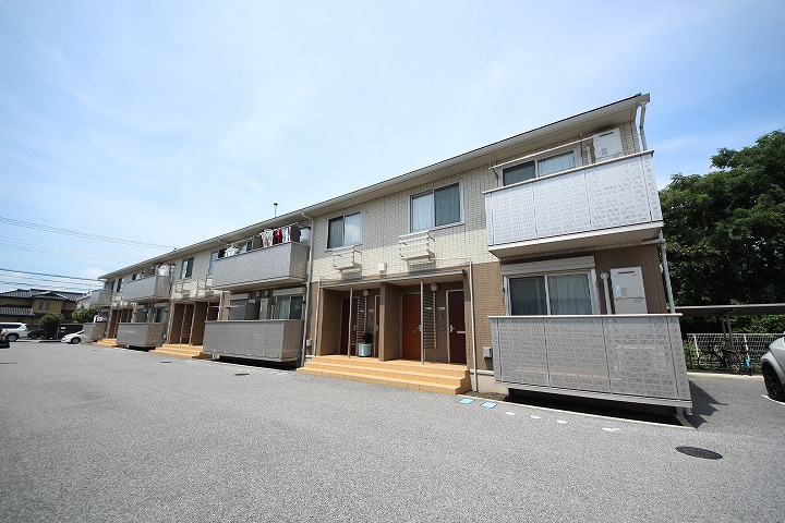 建物外観　明るい色調の外観です