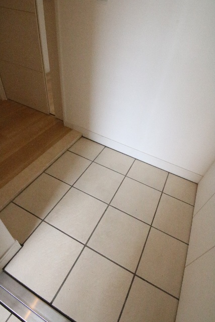 玄関　※別室の参考写真の為、現況優先です。