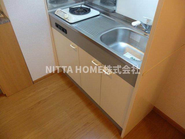 その他部屋・スペース　キッチン横に冷蔵庫置き場があります！