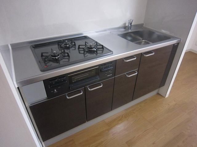 キッチン　お料理もバッチリ3口ガスシステムＫ