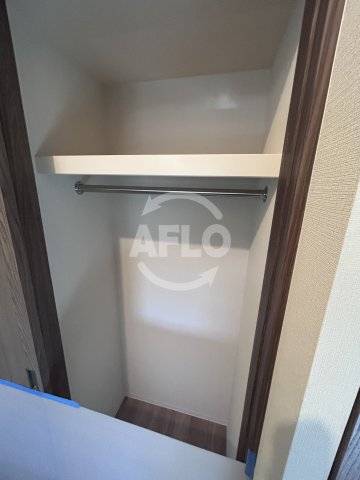 収納　コンフォリア・リヴ淡路　クローゼット
