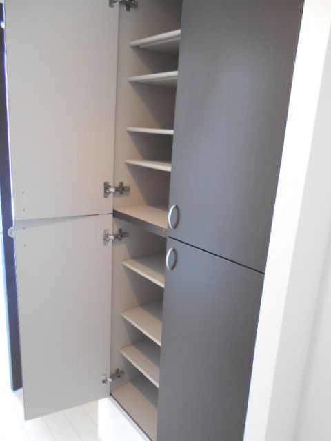 玄関　大容量のシューズボックスです