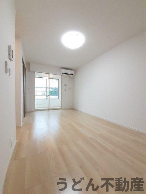 居室・リビング　うどん県のお部屋探しはうどん不動産へ うどんちゃんとLINE