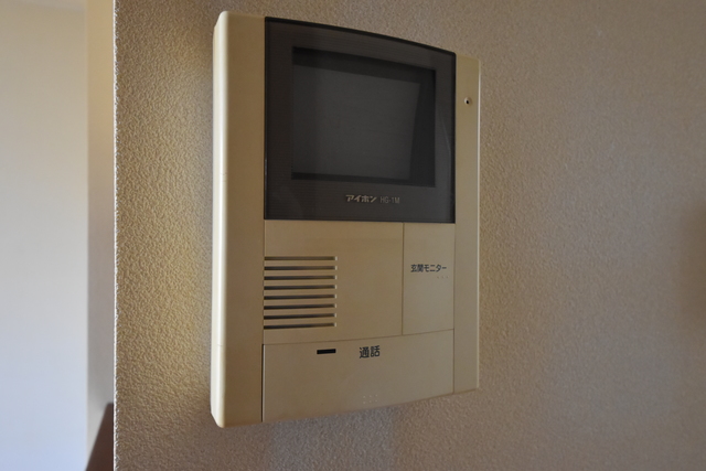 セキュリティ　★モニター付きインターホンで不意な来客も安心です★