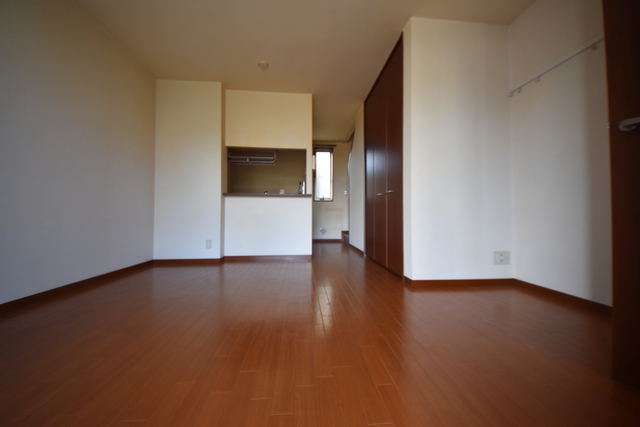 居室・リビング　★１０．４帖の広いリビングです★