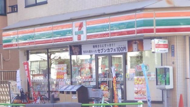 コンビニ　セブンイレブン葛飾白鳥店（コンビニ）まで240m