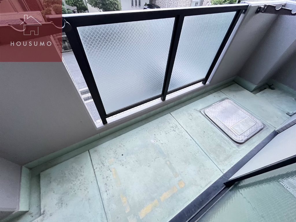 バルコニー　バルコニーからの眺めを楽しみながら食事をしませんか