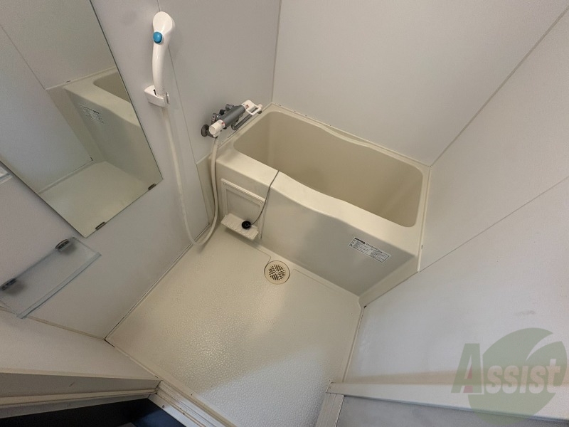 バス・シャワールーム　お風呂になります。一日の疲れを癒してくださいね。