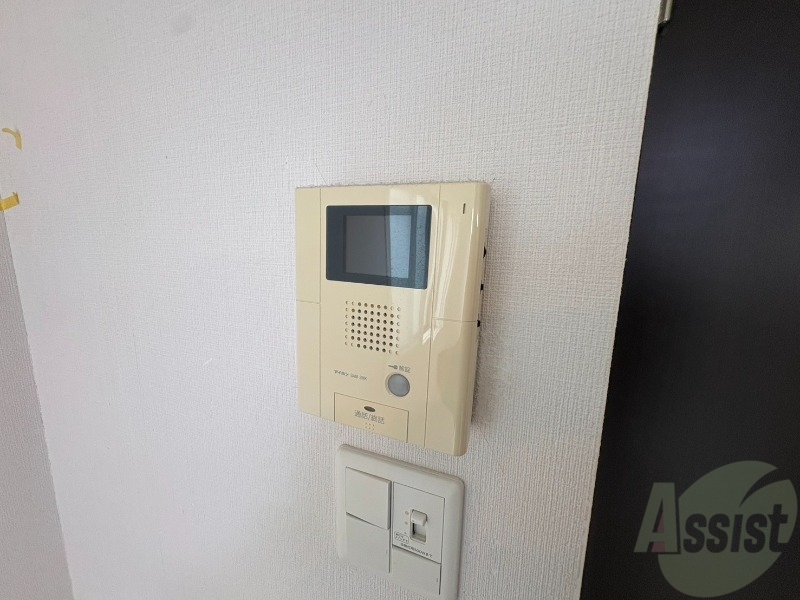 セキュリティ　ＴＶモニター付インターホンです。来客者の顔が見えるので安心！