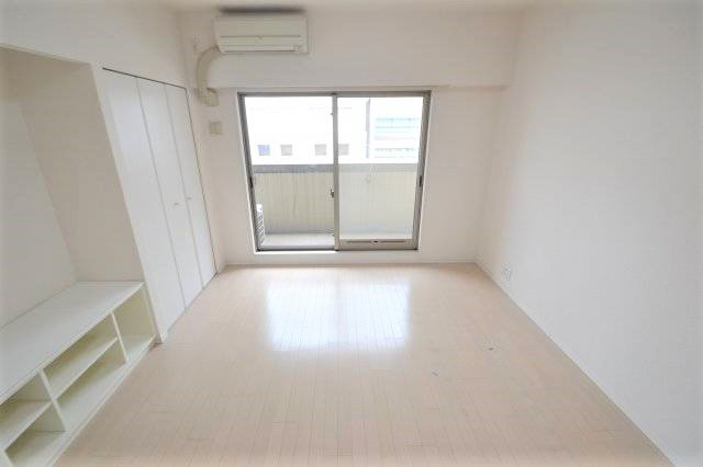 居室・リビング　写真は同マンションの別のお部屋のものです