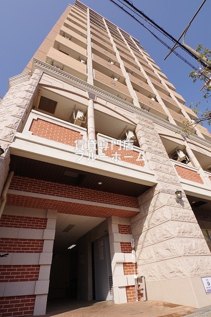 建物外観　重厚感のあるマンションです