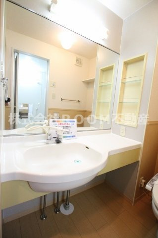 洗面設備　朝の身支度には欠かせない独立洗面化粧台