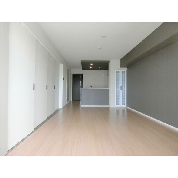 居室・リビング　こちらのリビングで趣味の時間をお楽しみください