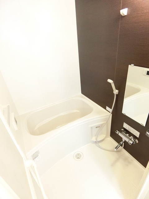 バス・シャワールーム　★追い焚き機能付きバスタブ★