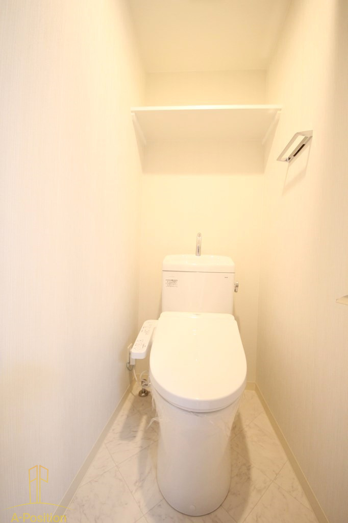 トイレ　エステムコート大阪WEST