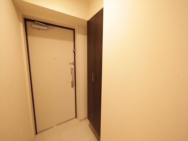 玄関　玄関　シューズボックス付（収納充実してます）