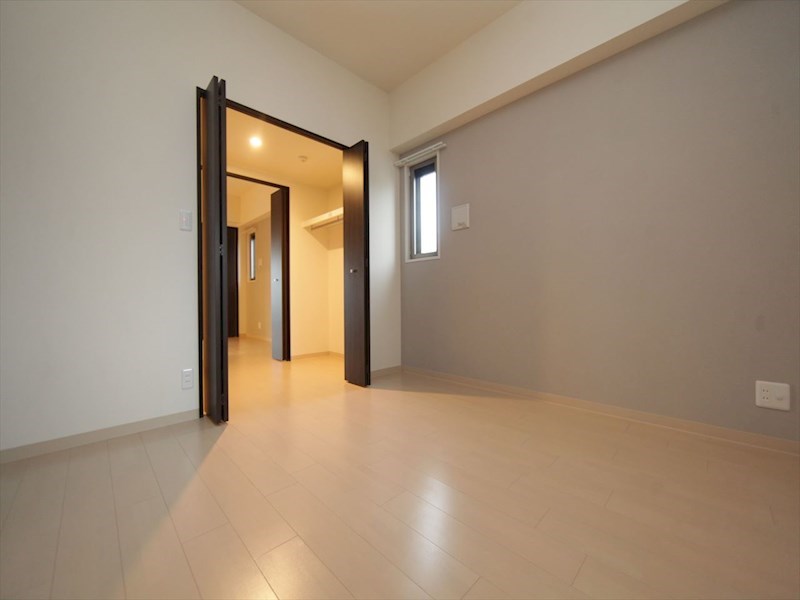 その他部屋・スペース　洋室7.7帖　ウォークスルークローゼット（収納充実してます）