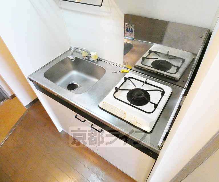 キッチン　ガスコンロ付きのキッチン