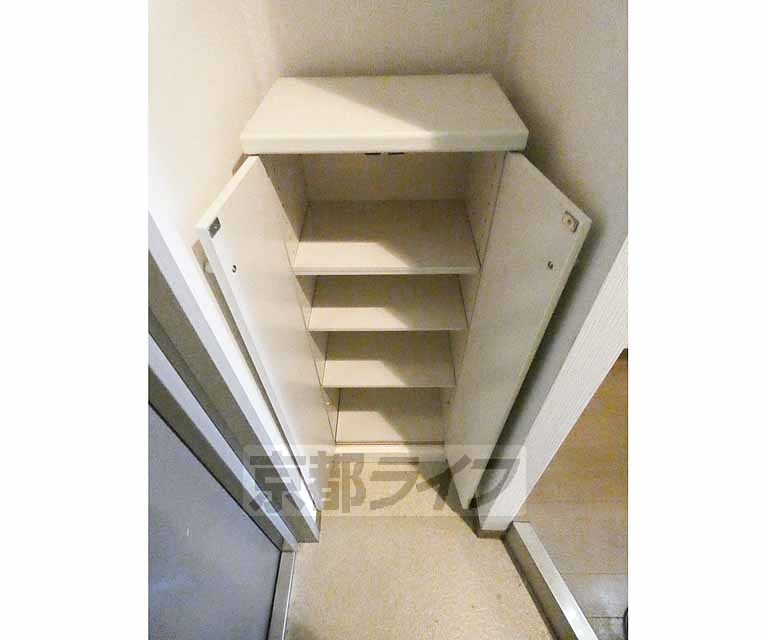 その他部屋・スペース　靴収納付きの玄関