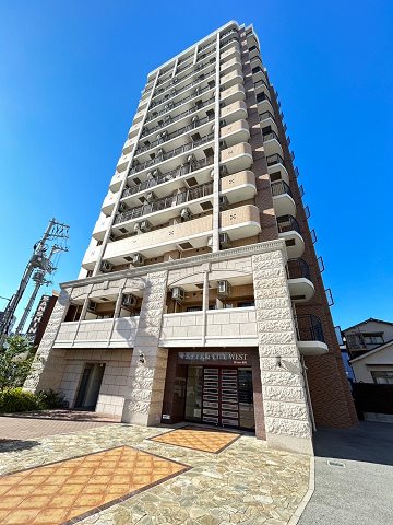 建物外観　落ち着いた雰囲気の外観です