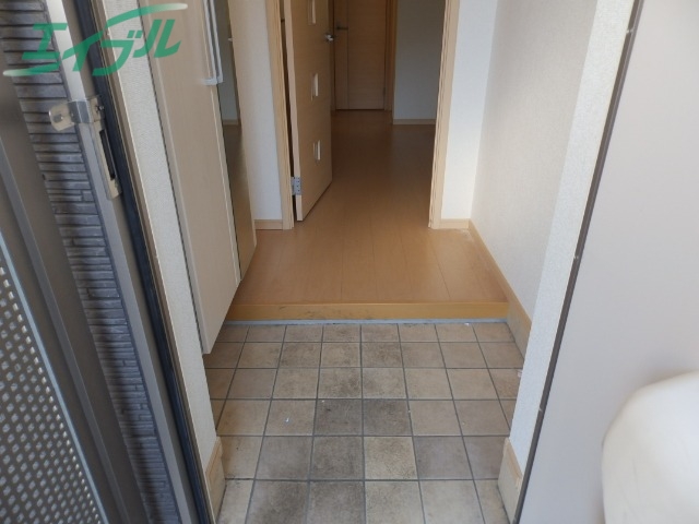 玄関　同型参考写真