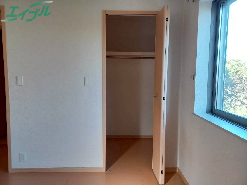 収納　同型参考写真