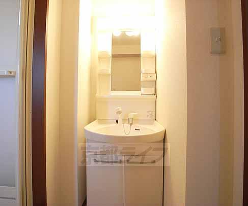 洗面設備　便利なシャンプードレッサー。