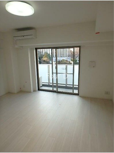 居室・リビング　内見予約受付中、お気軽にお問い合わせください。