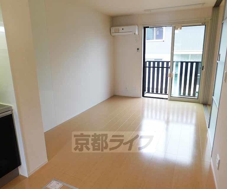 居室・リビング　やさしい日射しがこぼれてきます！