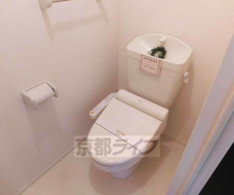 トイレ　足元もゆったりしてます～！