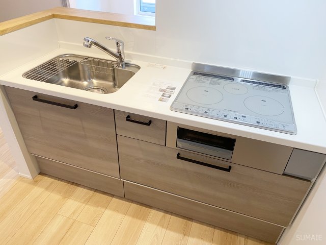 キッチン　お手入れ簡単なIHコンロです！