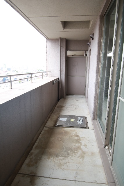 バルコニー　※同建物内別室の参考写真です、内装が異なる場合がございます
