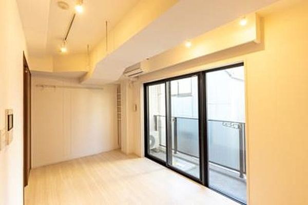 居室・リビング　※別部屋の参考写真です。
