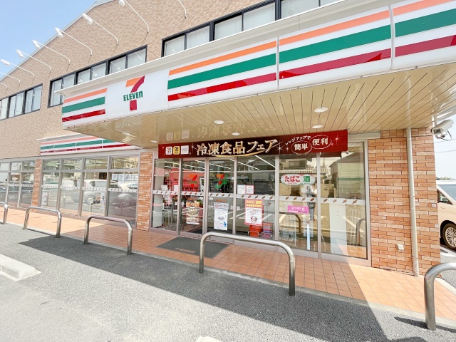コンビニ　セブン－イレブン箕面粟生外院１丁目店（コンビニ）まで121m