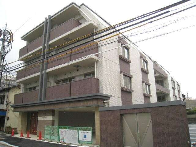 建物外観　オシャレで特徴的な外観ですね