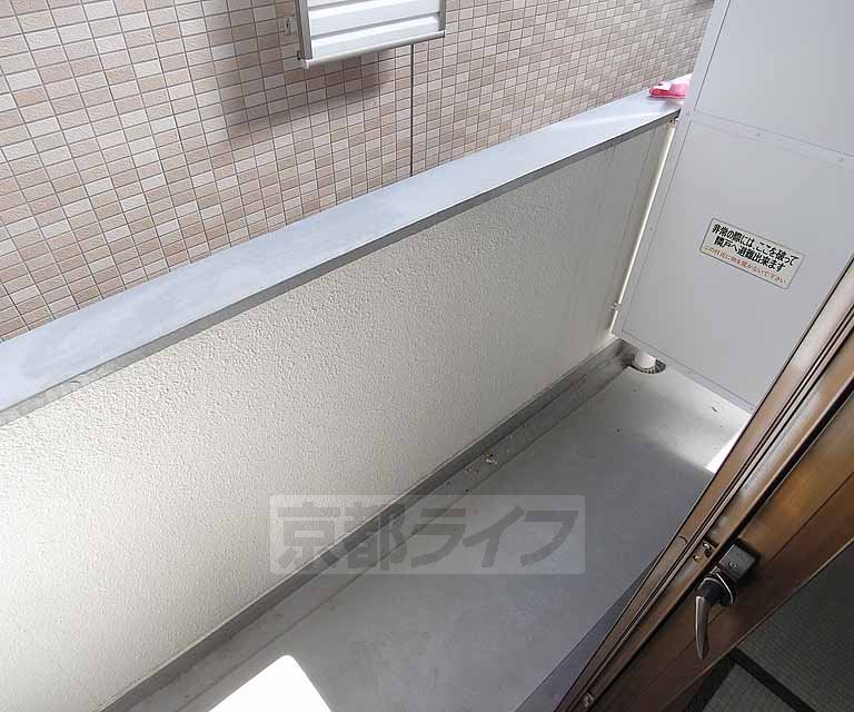 バルコニー　洗濯物も干せるようになっております