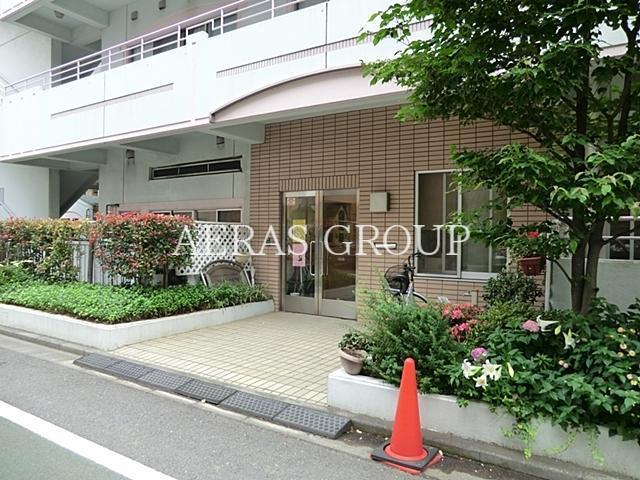 幼稚園・保育園　日本フレンズ奉仕団おともだち保育園（幼稚園・保育園）まで207m