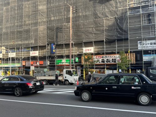 飲食店　丸亀製麺上本町店（飲食店）まで558m