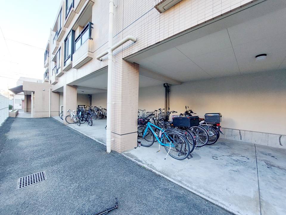 駐車場　駐輪場