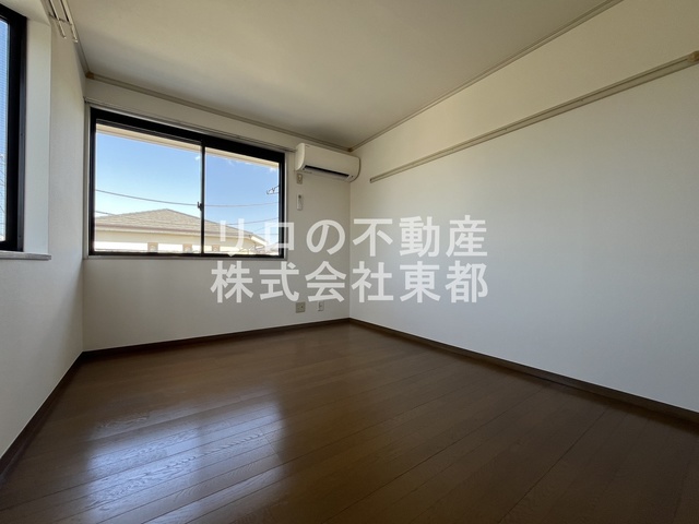 居室・リビング　南東向きなので暖かな日差しが入りますね♪
