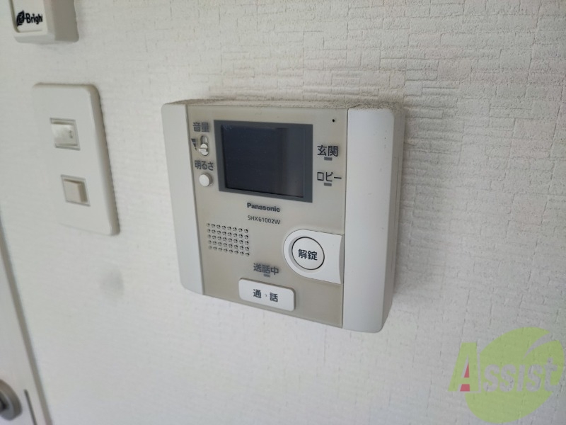 セキュリティ　ＴＶモニター付インターホンです。来客者の顔が見えるので安心！