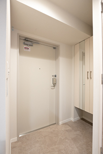 玄関　※写真は同タイプ住戸です。