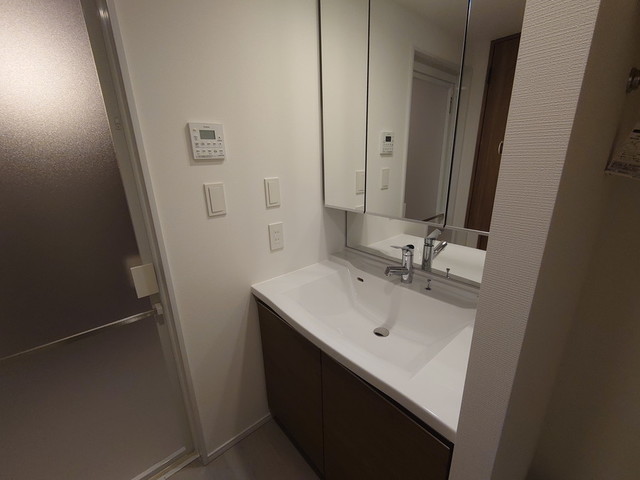 洗面設備　※写真は同タイプ住戸です。