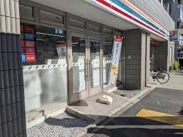 コンビニ　セブンイレブン 荒川三ノ輪駅西店（コンビニ）まで70m