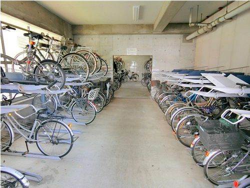 駐車場　屋内駐輪場