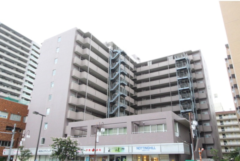 建物外観　安心の免震構造！！！