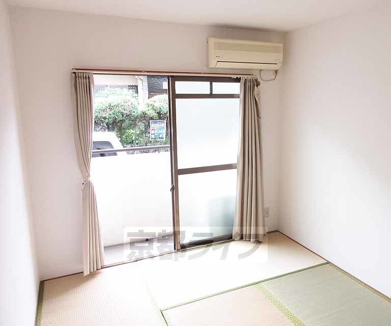 居室・リビング　日当りのいいお部屋です・