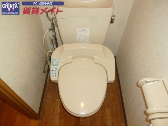 トイレ　同型参考写真