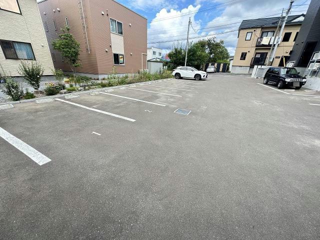 駐車場　駐車場