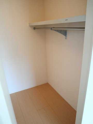 収納　お洋服もたくさんしまえますよ